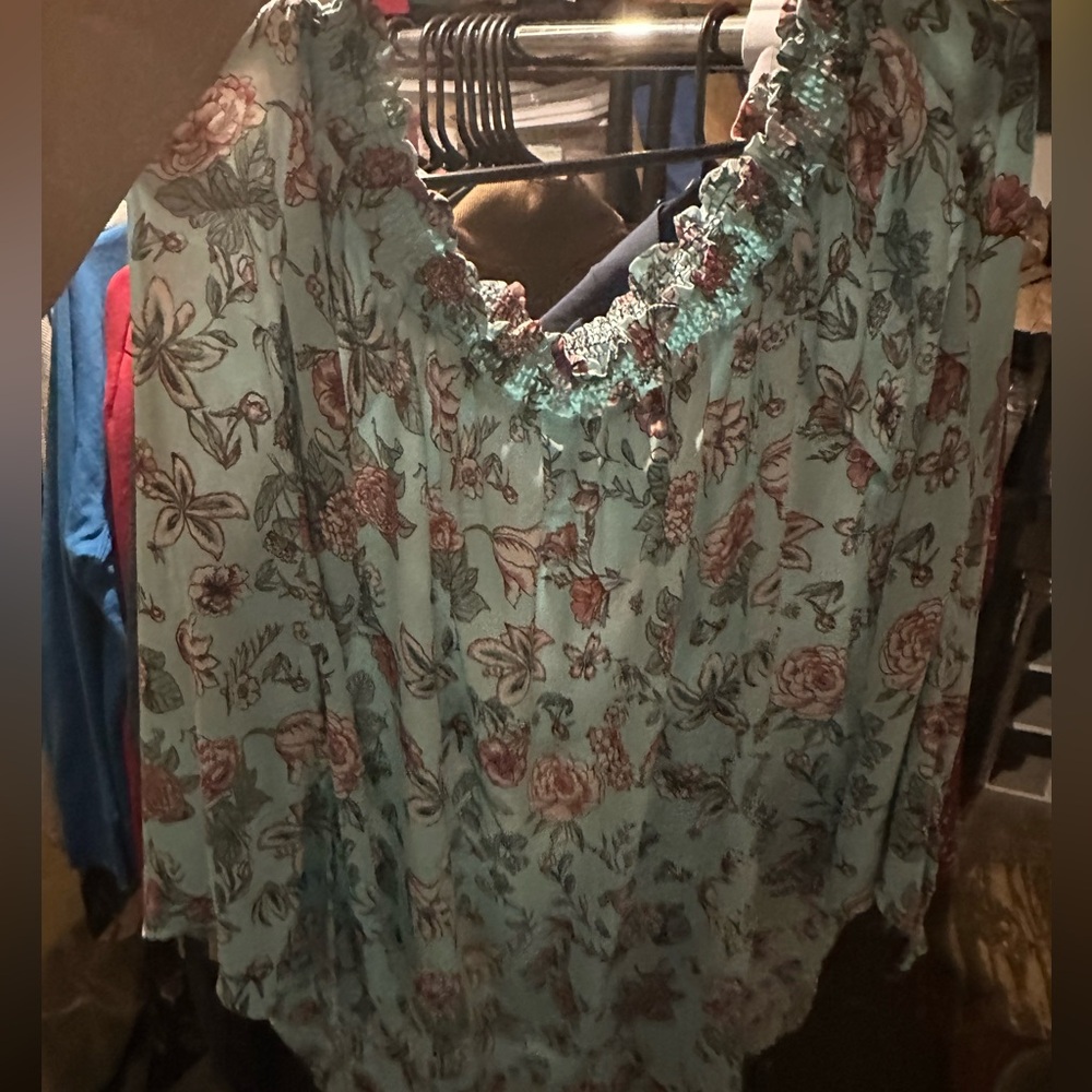 Sol& Luna women size XL blouse excellent condition